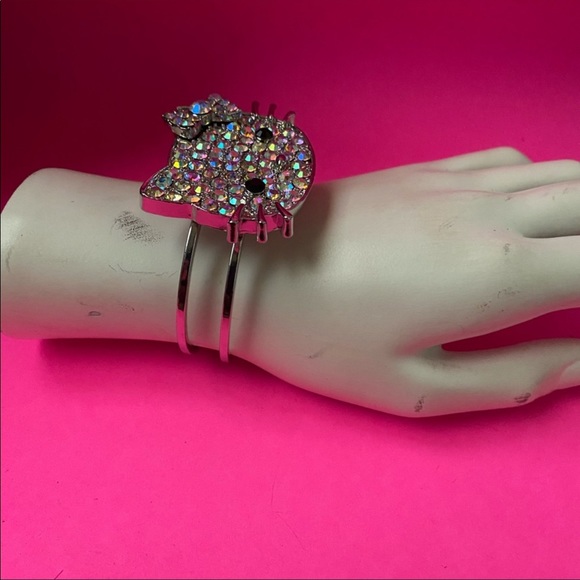 ✨Big rhinestone kello kitty bracelet ✨ - Picture 3 of 8